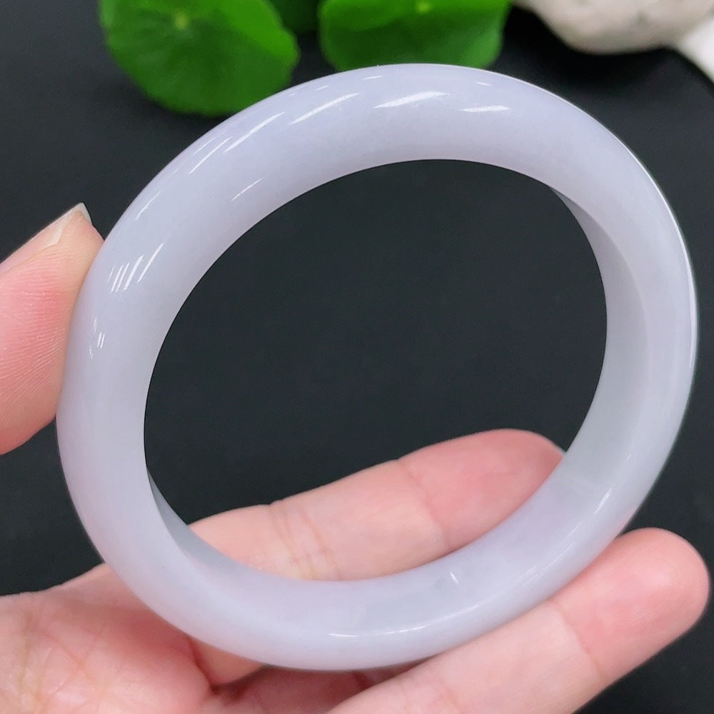 F27151673 Jadeite bracelet, 59cm circumference, total weight approximately 57.7g