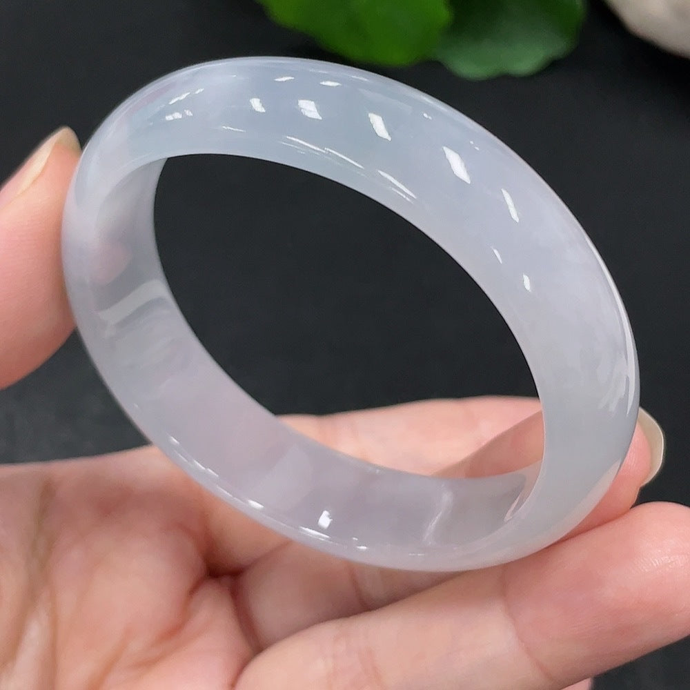 F30548375 Jadeite Imperial Concubine Bracelet 52 circumference Total weight of the item is approximately 37.3 grams