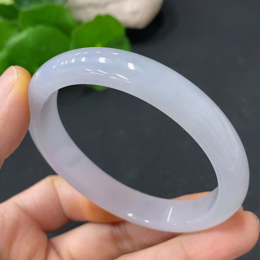 F30461219 Jadeite Imperial Concubine Bracelet, 51.7mm circumference, approx. weight 32.14g