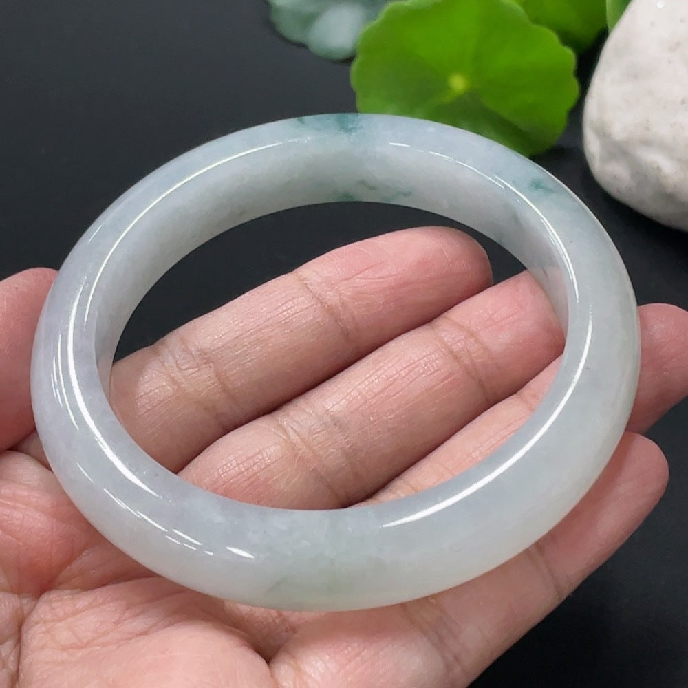 F29330659 Jadeite round bracelet, total weight approximately 59g, 56.2mm circumference