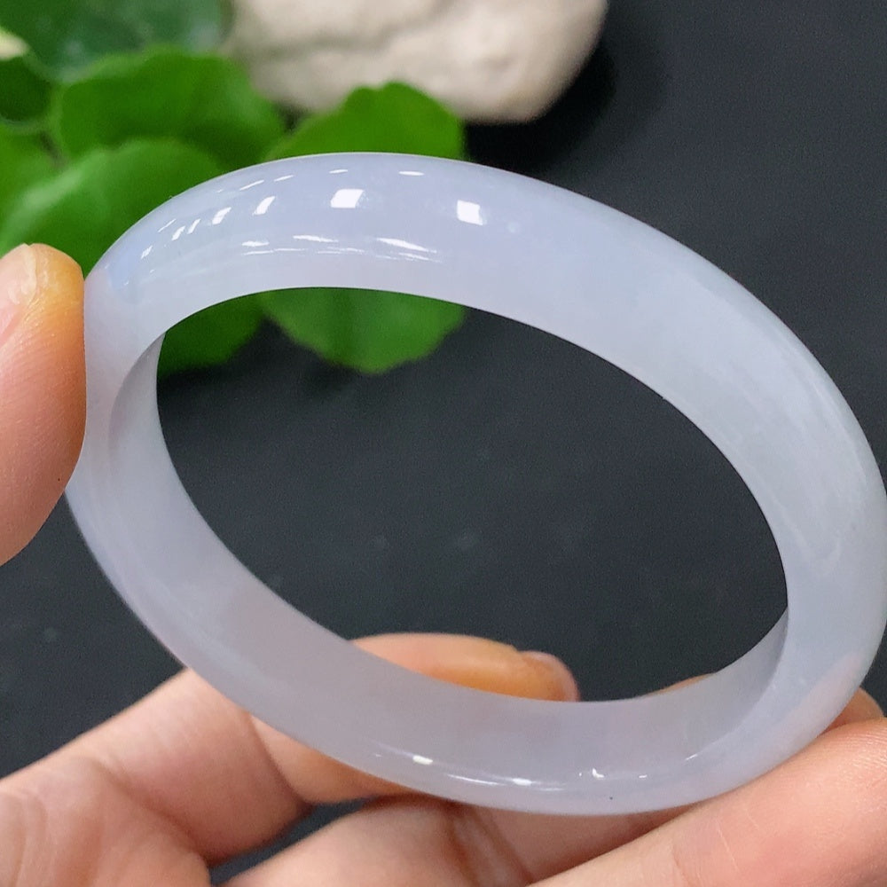 F30461219 Jadeite Imperial Concubine Bracelet, 51.7mm circumference, approx. weight 32.14g