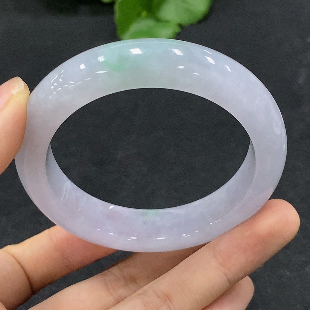 F30549965 Jadeite bracelet with a 53.6mm circumference. Total weight: 62.03g