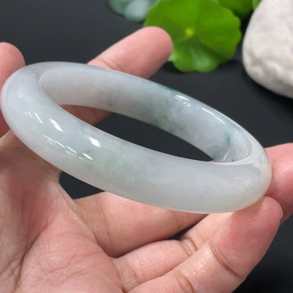 F29330659 Jadeite round bracelet, total weight approximately 59g, 56.2mm circumference