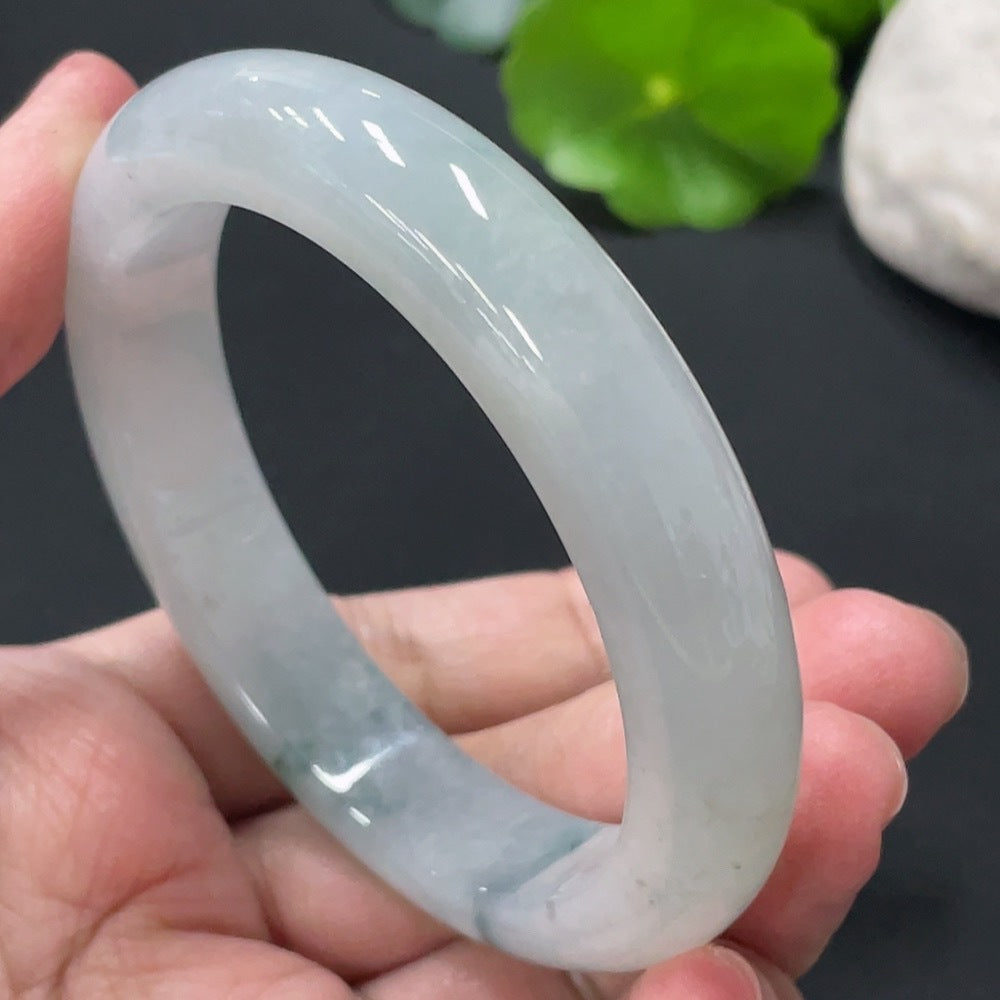 F29330659 Jadeite round bracelet, total weight approximately 59g, 56.2mm circumference