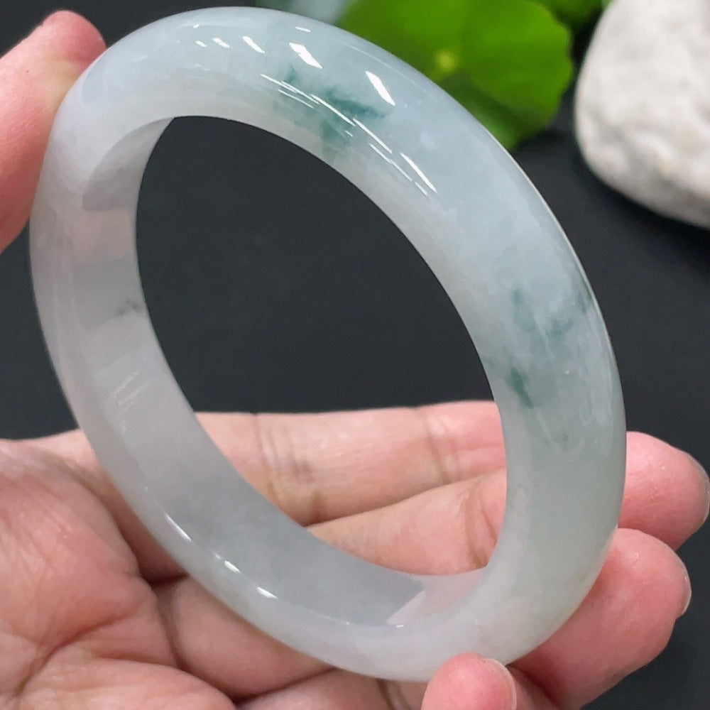 F29330659 Jadeite round bracelet, total weight approximately 59g, 56.2mm circumference