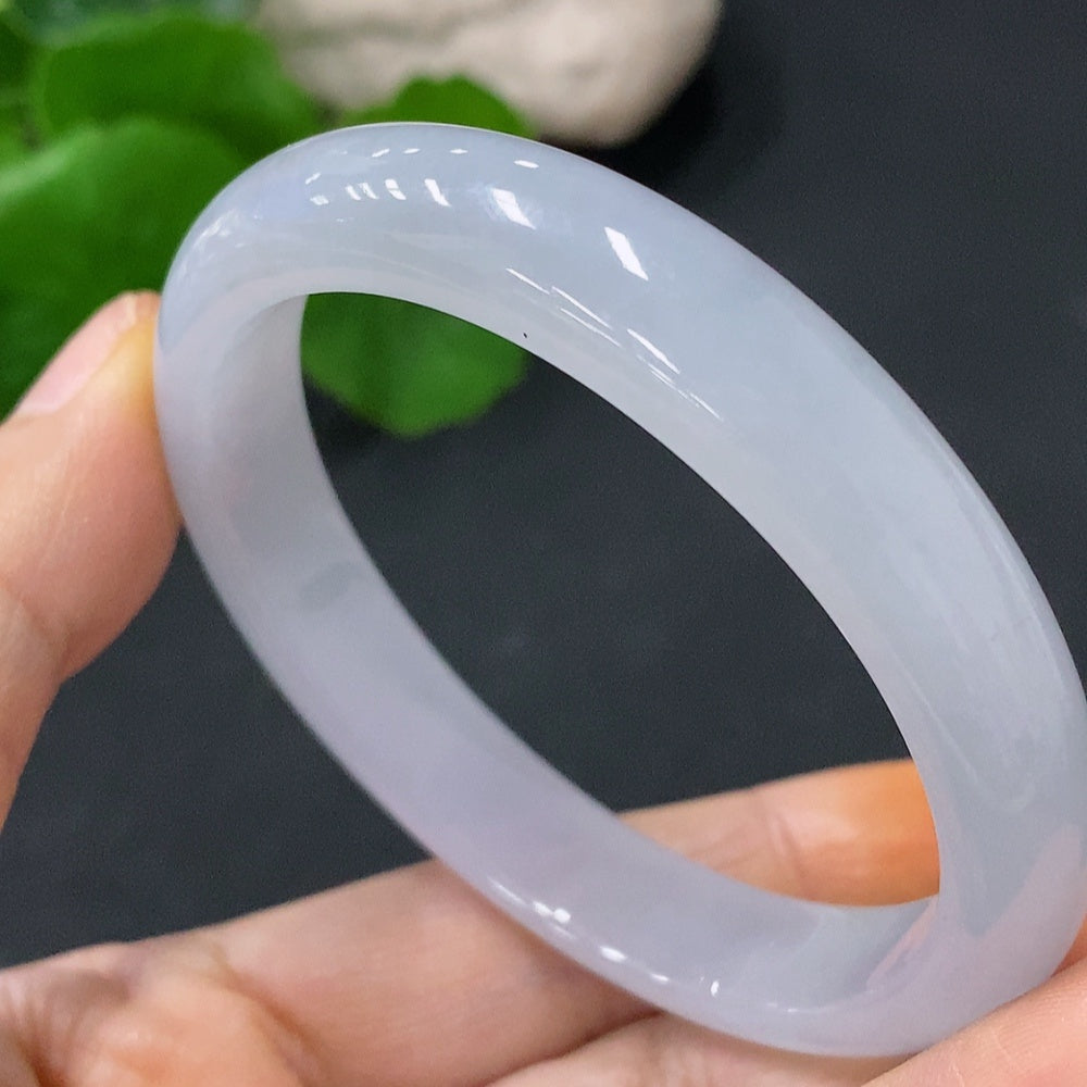 F30461219 Jadeite Imperial Concubine Bracelet, 51.7mm circumference, approx. weight 32.14g