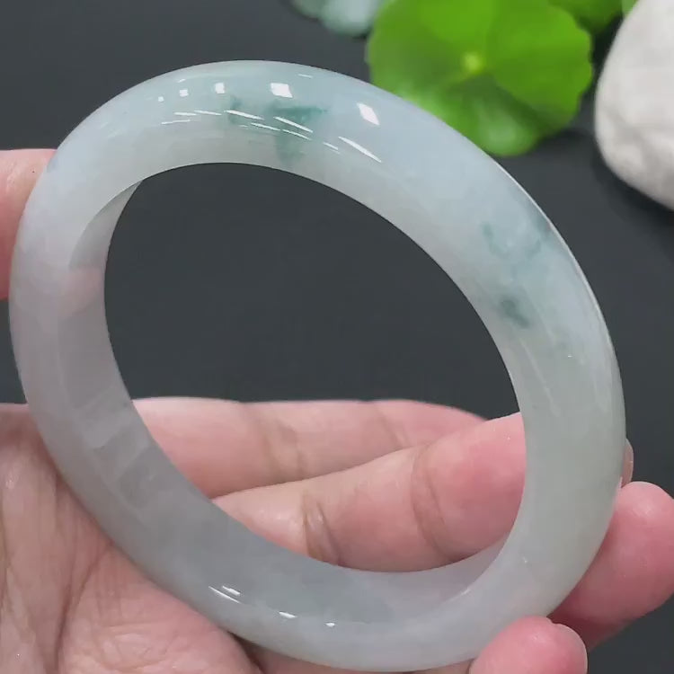 F29330659 Jadeite round bracelet, total weight approximately 59g, 56.2mm circumference